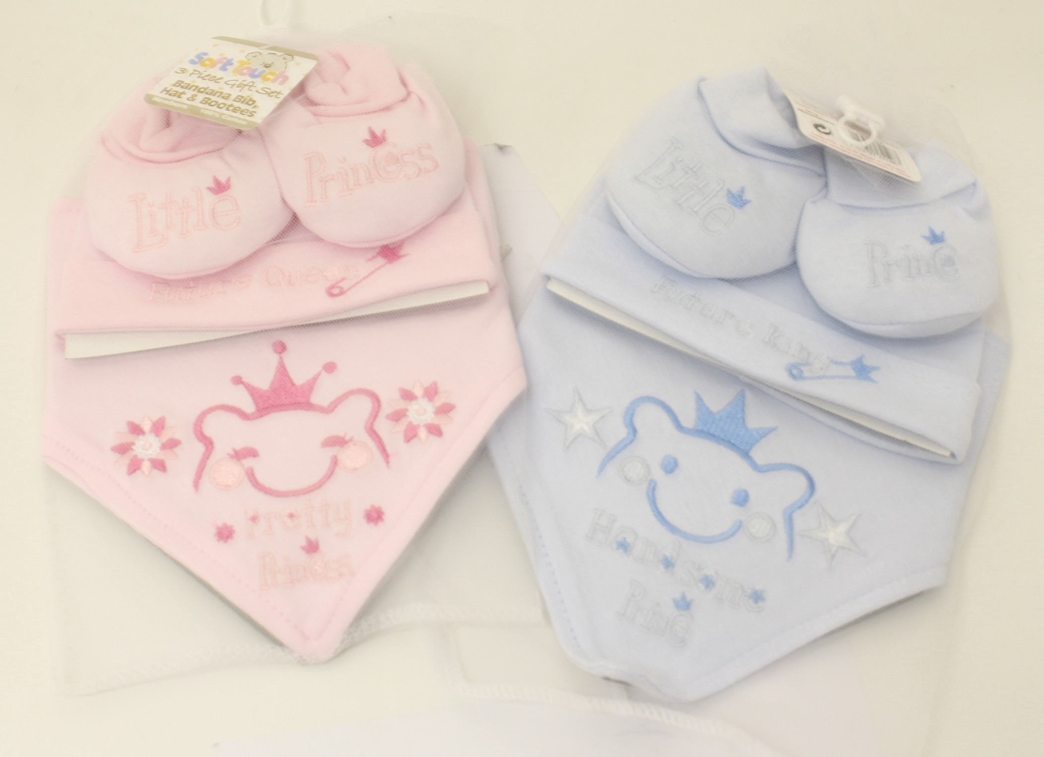 Baby Cap Bib And Mitts Gift Set