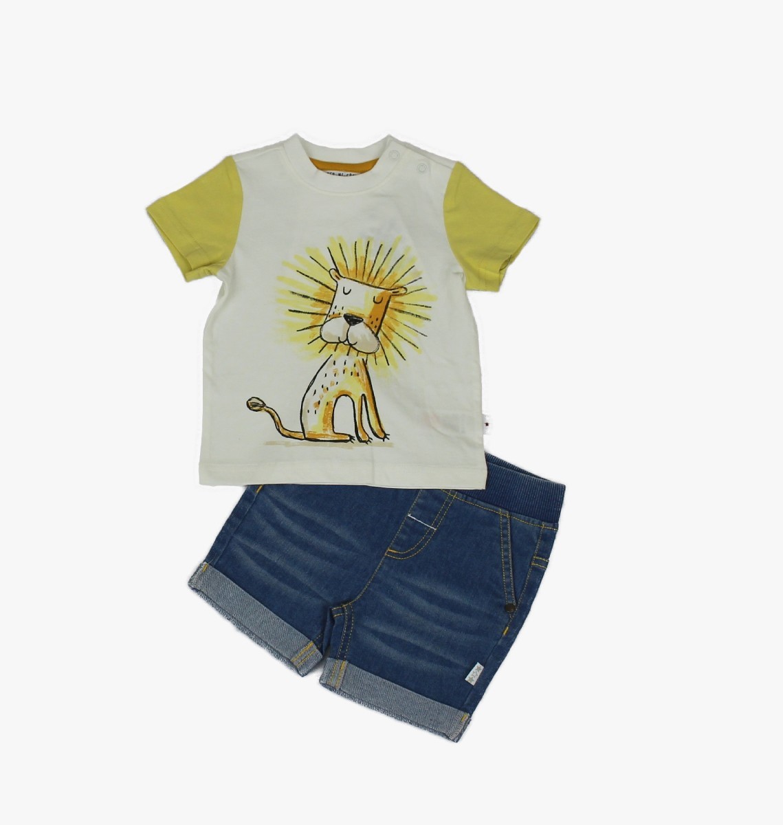 Denim Shorts + T-shirt, Lion